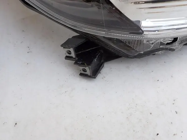 TOYOTA HILUX VIII 8 15-20 Carcasa de faro delantero derecho OEM image 3