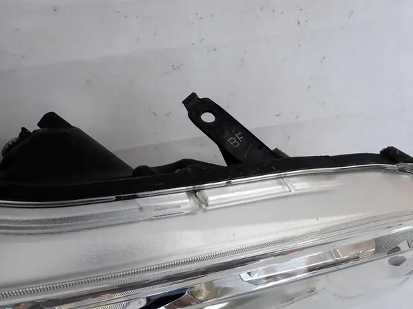 TOYOTA HILUX VIII 8 15-20 Carcasa de faro delantero derecho OEM image 5