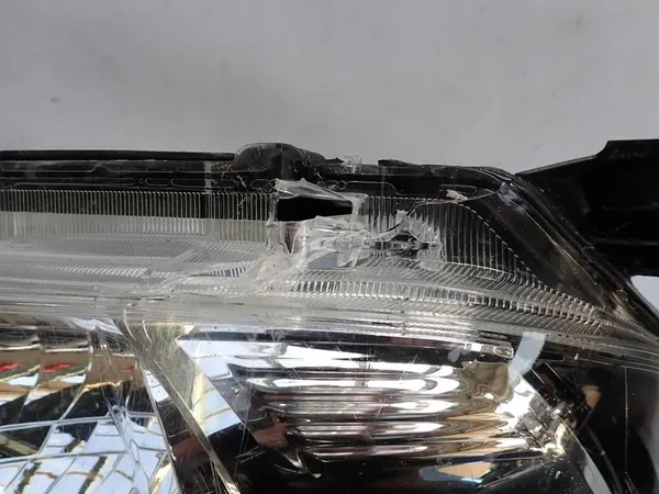 TOYOTA HILUX VIII 8 15-20 Carcasa de faro delantero derecho OEM image 8