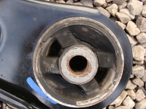 Braccio di controllo sinistro Renault Laguna III image 2