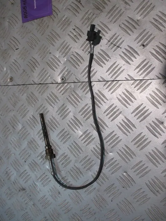 Sensor de temperatura de escape Mercedes-Benz C W203 A0051531128 image 2
