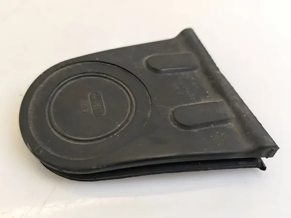 Parte do compartimento do motor BMW 5 E34 image 1