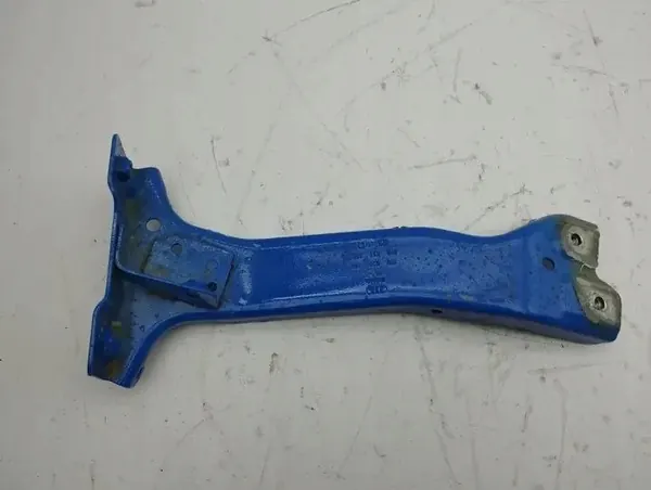 Audi A3 8Y framskärmsfäste OEM 8Y0821132 image 2