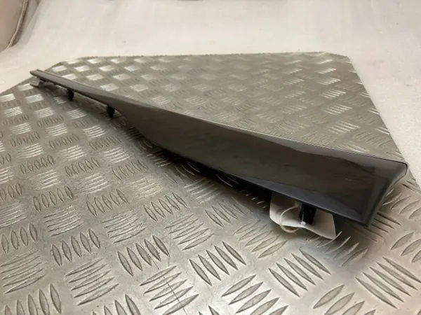 Panel de puerta trasera Volvo XC90 OEM 32274023 image 4