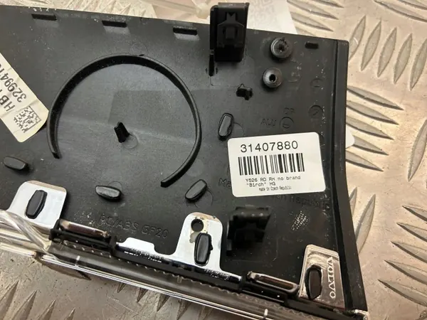 Panel de puerta trasera Volvo XC90 OEM 32274023 image 5