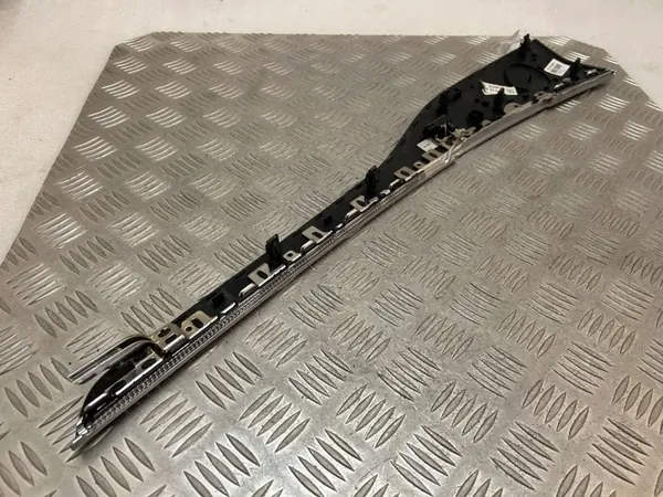 Panel de puerta trasera Volvo XC90 OEM 32274023 image 6