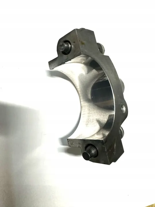 Ford OE BB5E-6A28-4BA Kampiakselin Laakerikansi image 3