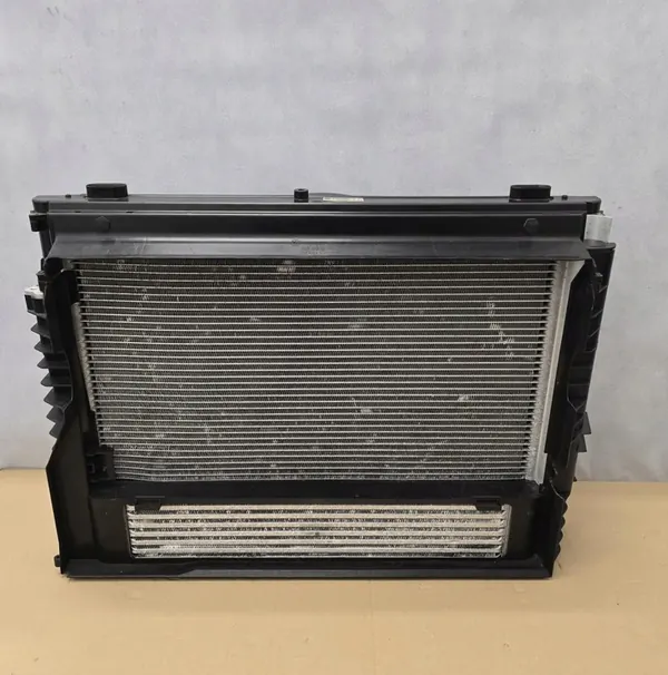 Conjunto de refrigeración BMW E60 03-10 OEM 17117787440 image 2