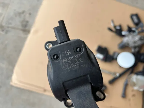 Kaasupoljinpotentiometri OEM 0280755167 Citroen C4 Picasso image 4