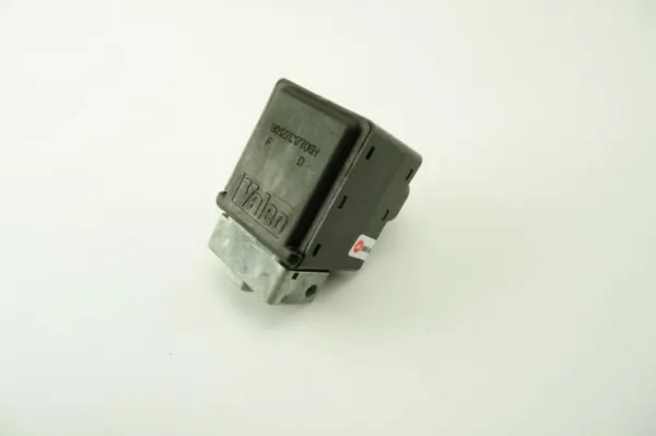 OEM 8200468515 Fecho de coluna Renault Scenic II image 3
