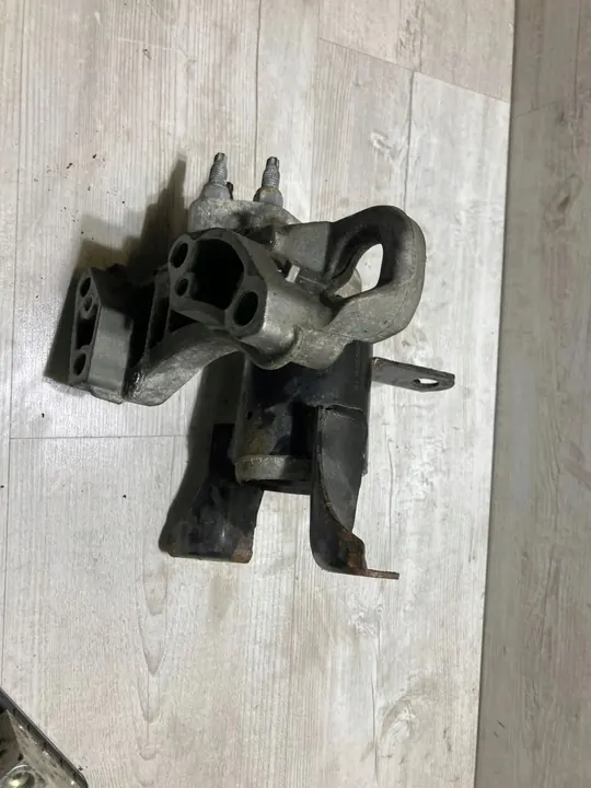 Ford B-MAX 2014 engine mount 1.6 OEM 8V516F012BJ image 2