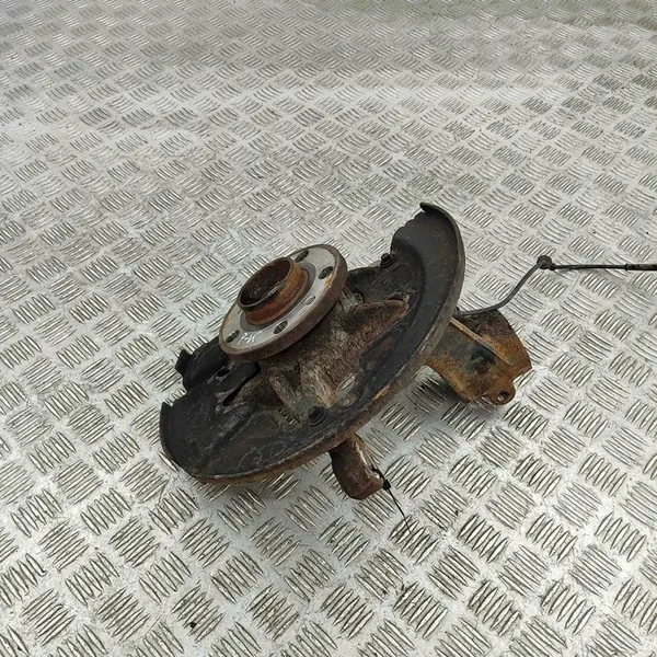 Volvo V70 2011 Mozzo ruota anteriore sinistro image 2