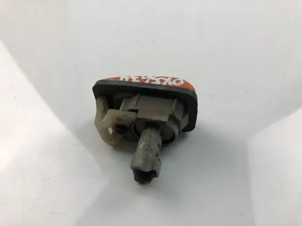 OEM 34211028 Clignotant d'aile gauche Mitsubishi Galant image 4