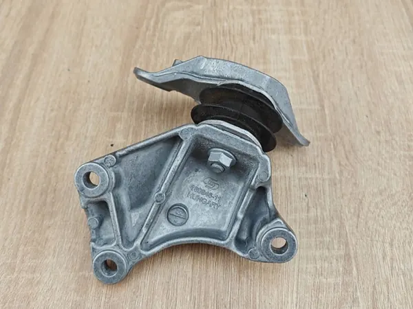 Vaihteiston tuki OEM 6861570 BMW 2.0D G-sarjaan image 3