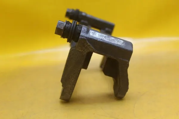 OEM 0822 C 1612 Support de Serrage Droit Arrière Audi A5 image 3