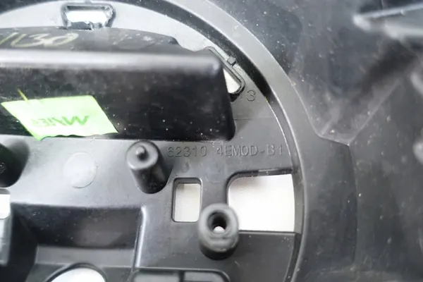 Nissan Qashqai II J11 etupuskurin ritilä OEM 623104EA0D image 10