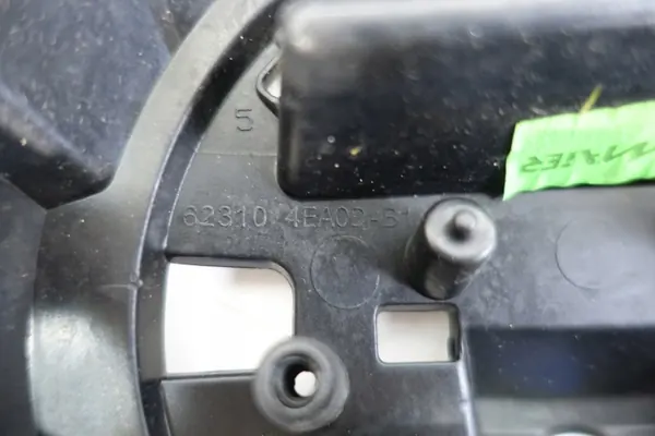 Nissan Qashqai II J11 etupuskurin ritilä OEM 623104EA0D image 8