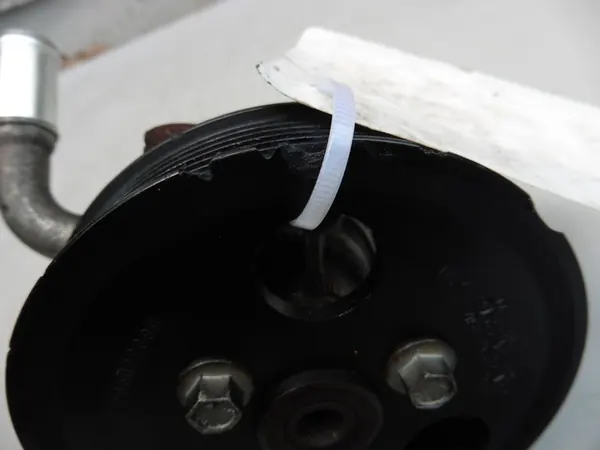 Bomba de direção assistida Jeep Cherokee KK 2.8 CRDI OEM image 3