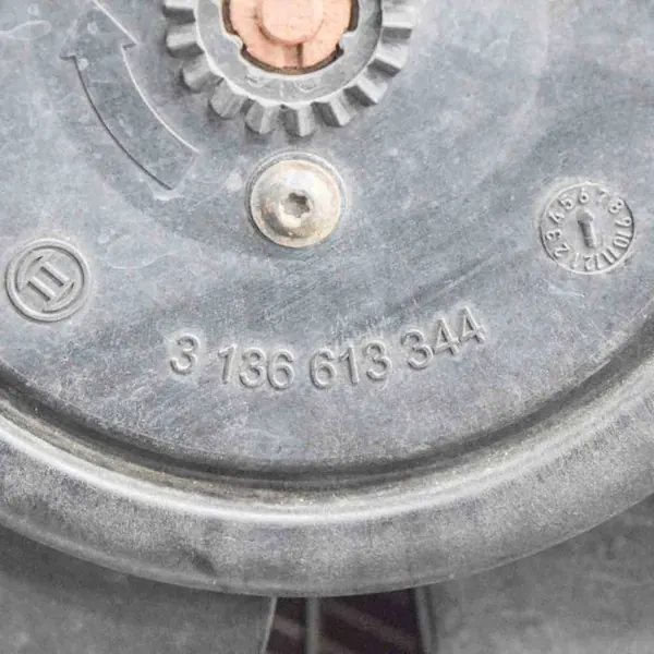 Koelonderdelen Mercedes-Benz C (W204) 2.0L A2045003703 image 6