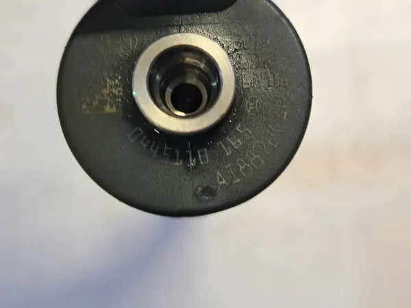 SAAB 9-3 ESTATE (YS3F) Injektor 1.9L 2006 93186428 image 4