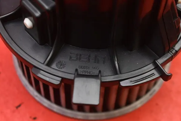 Luftfläkt Audi A4 B8 Kombi 07-11 U0852003 image 8