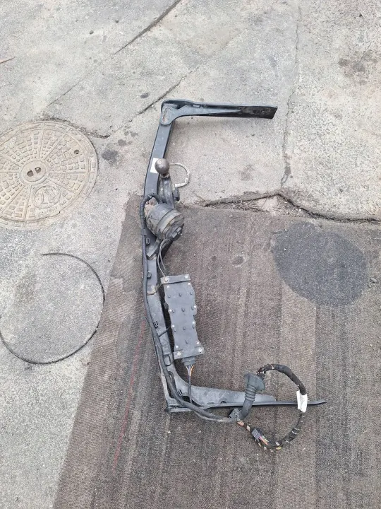 Dragkrok OEM 7N0803880A för VW Sharan II & Seat Alhambra image 3