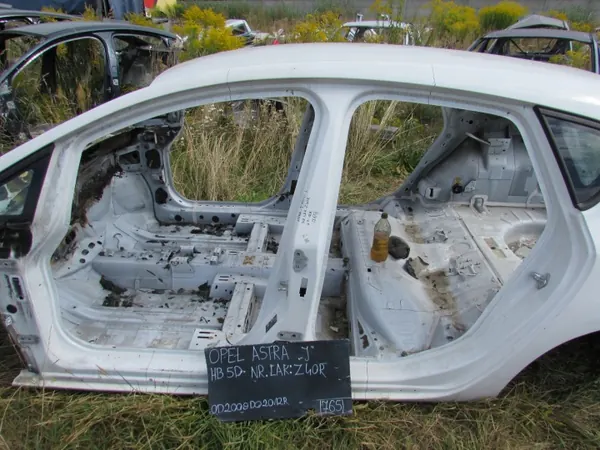 Pilar central esquerdo OEM SŁUPEK para Opel Astra J HB 5D image 2