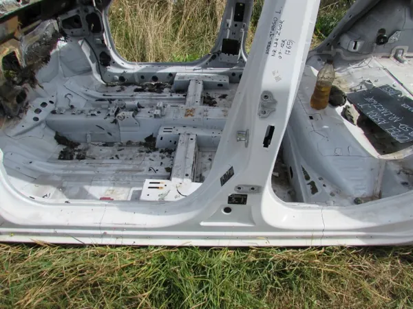 Pilar central esquerdo OEM SŁUPEK para Opel Astra J HB 5D image 4