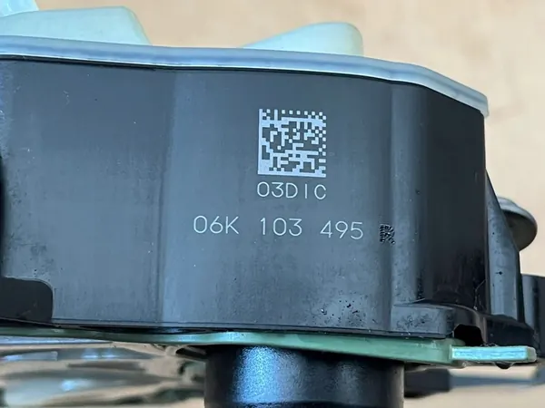 AUDI 1.8 TFSI Öljyseparatori 06K103495R image 3