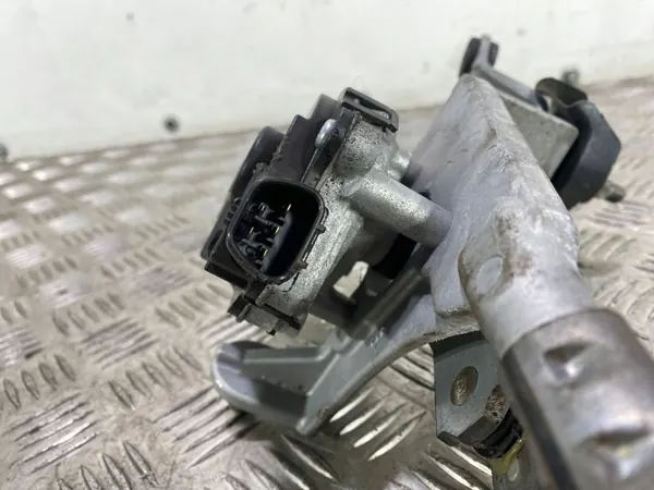 Subaru OEM FBZ20687 etupyyhkijän varsi image 3