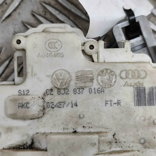 Porsche Cayenne (92A) 2014 Höger Framdörrslås OEM 8J2837016A image 8