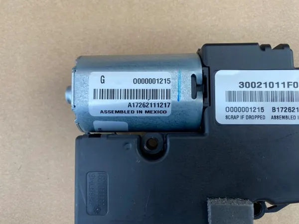 Moteur de toit ouvrant OEM 30021011 pour Chevrolet Camaro SS image 3