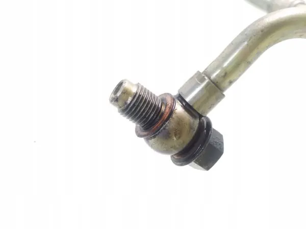 Conducto de aceite turbo Land Rover OEM G4D36K79FB - Usado image 4