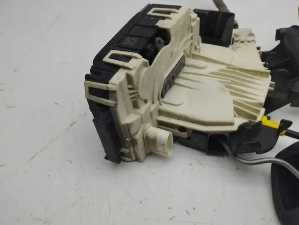 Serratura porta sinistra Mercedes-Benz C W204 2011 image 7