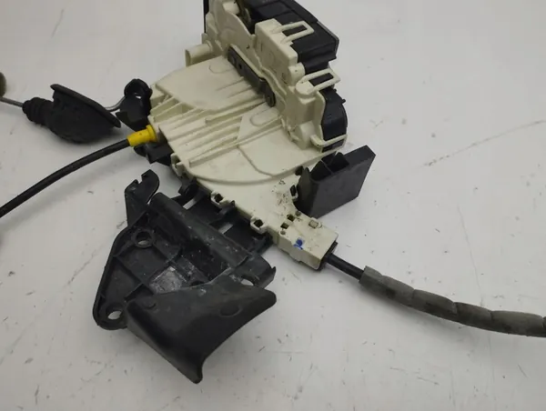 Serratura porta sinistra Mercedes-Benz C W204 2011 image 8