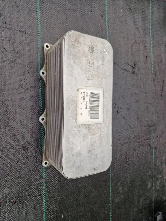 Refroidisseur d'huile boîte Ferrari 488 Pista OEM 000299065 image 2