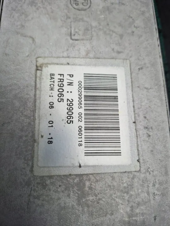 Refroidisseur d'huile boîte Ferrari 488 Pista OEM 000299065 image 9