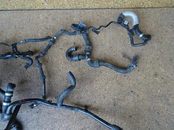 AUDI Q3 8U 2.0 TDI Vesisarja OEM 5N0122447BE image 3