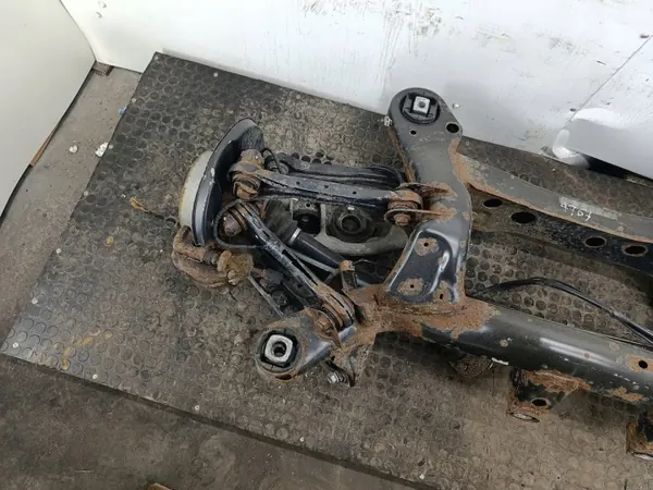 OEM WÓZEK, TRAWERS TYŁ BMW 1 E87 Hinterachsträger image 8