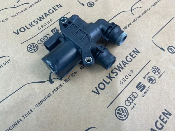 VW AUDI SKODA SEAT Vesipumppu 1K0820036D image 3