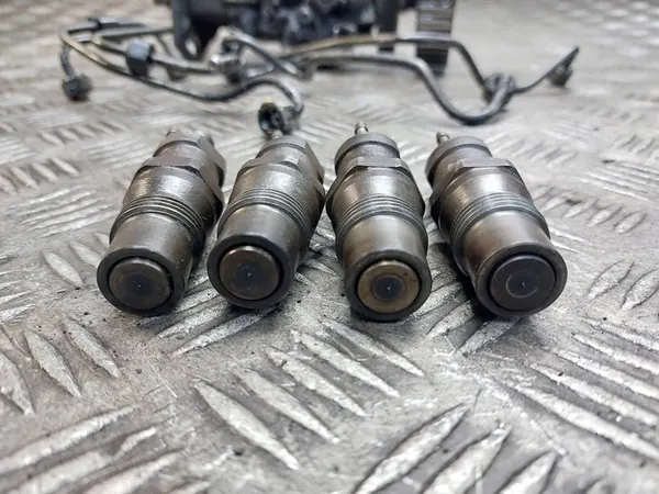 Kraftstoffpumpe Einspritzdüsen Volkswagen Transporter T4 1.9D OEM image 3