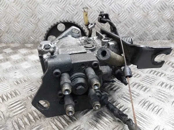 Kraftstoffpumpe Einspritzdüsen Volkswagen Transporter T4 1.9D OEM image 8