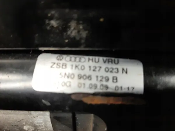 VW GOLF VI 2.0 TDI Polttoainesuodattimen Kotelo image 3