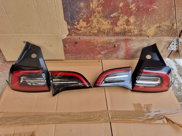 Bakljus Tesla MODEL 3/4 LIFT Vänster + Höger Europeisk image 2