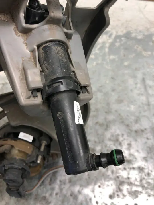 OEM 1Z0941701D Linker voorruitensproeier voor Skoda Octavia II Scout image 8