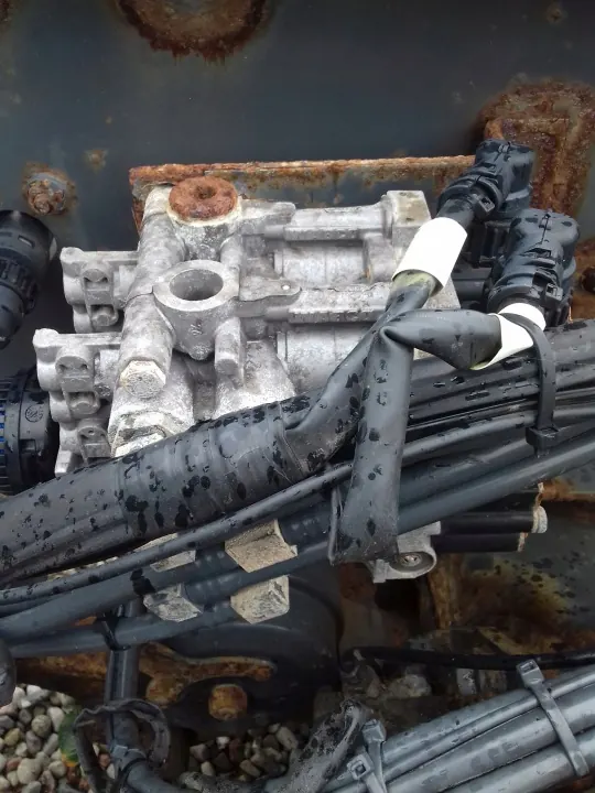 Válvula ECAS Wabco OEM 4729051110 para DAF XF 105 CF image 2