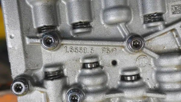 BMW N43B20AY Mechatronica-eenheid OEM 1071128342 image 9