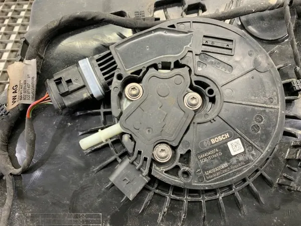 Tanque SCR OEM 5Q0131969G para Skoda Octavia IV 2.0 image 4