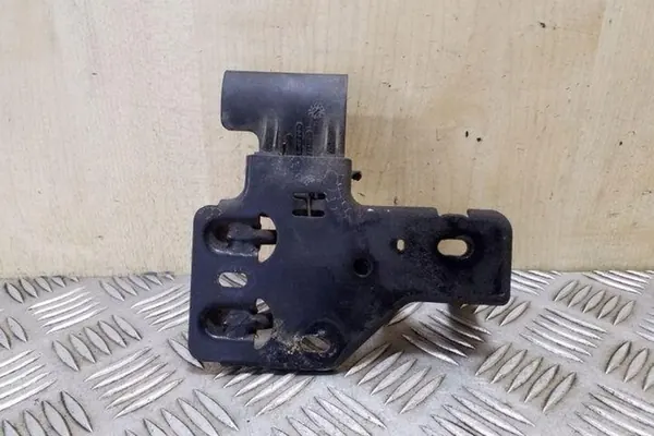 VW Touareg Säkerhetsfäste 6Q0823480B image 6