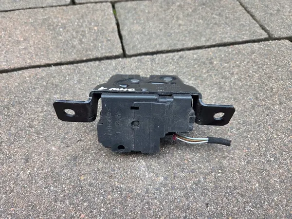 BMW1 F20 F21 Bagagelås 7248075 image 4